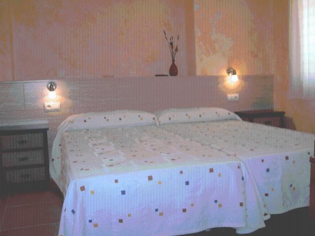 Hostal Valle Del Iregua Albelda De Iregua Oda fotoğraf